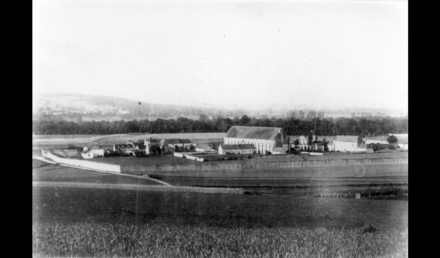 Vue panoramique sur l'abbaye de Vauclerc (Aisne)