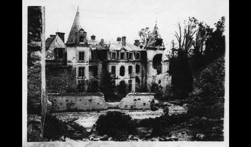 Château de Verneuil à Verneuil-Courtonne en parti détruit, 1914-1918