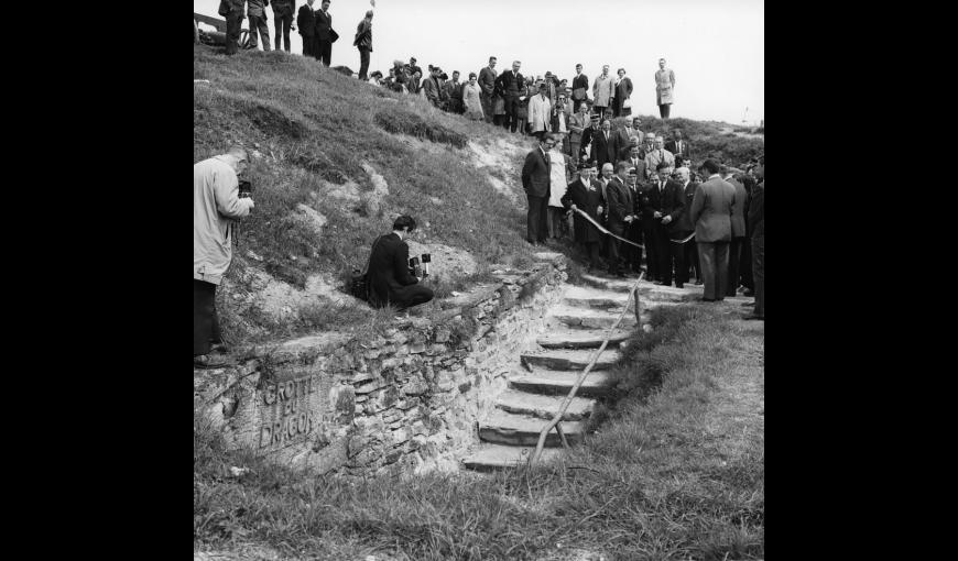 Ancienne entrée de la Caverne du Dragon lors de l'inauguration le 4 mai 1969