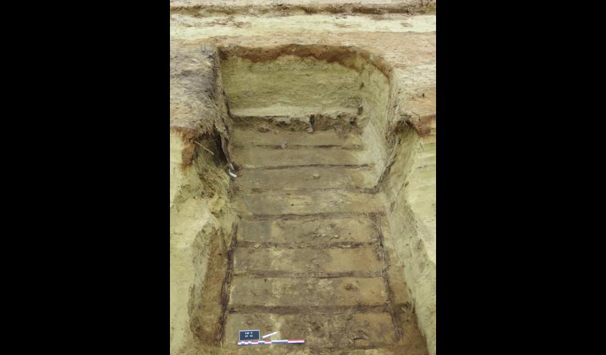 Fouille archéologique à Presles-et-Boves (Aisne), vue d’un abri enterré destiné à loger des soldats 