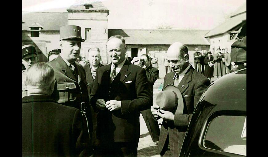 Charles de Gaulle en visite dans l'Aisne en 1947