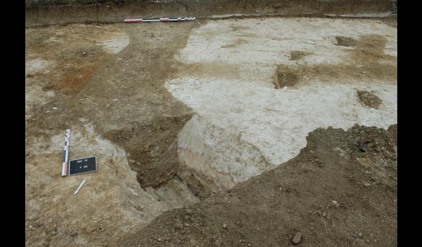 Fouille archéologique sur le parking au nord de la Caverne du Dragon (Aisne)