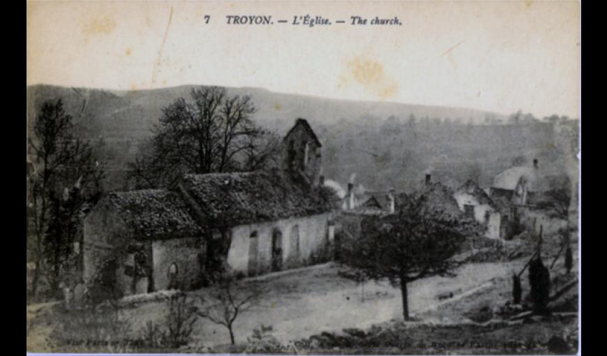 Les ruines de l'église de Troyon, village détruit du Chemin des Dames (Aisne)