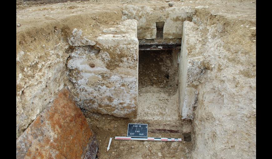 Fouille archéologique sur le parking au nord de la Caverne du Dragon (Aisne)