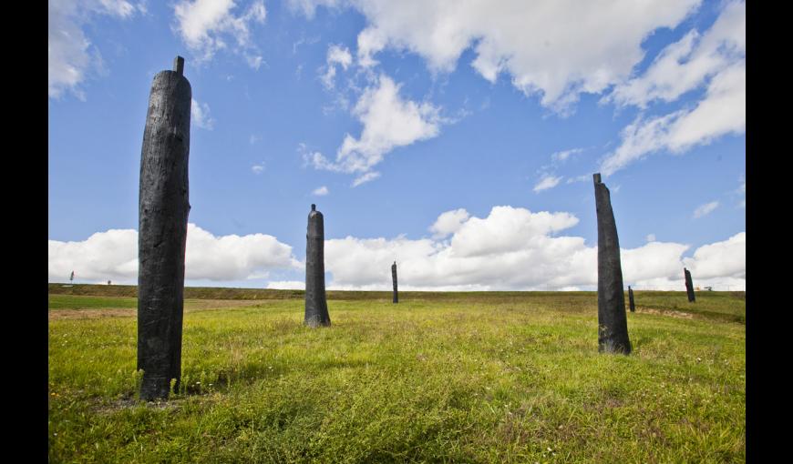 Les statues de l'oeuvre de C. Lapie "Constellation de la douleur"