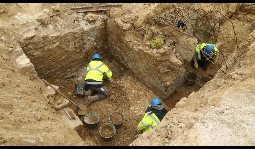 Fouille archéologique sur le parking au nord de la Caverne du Dragon (Aisne)