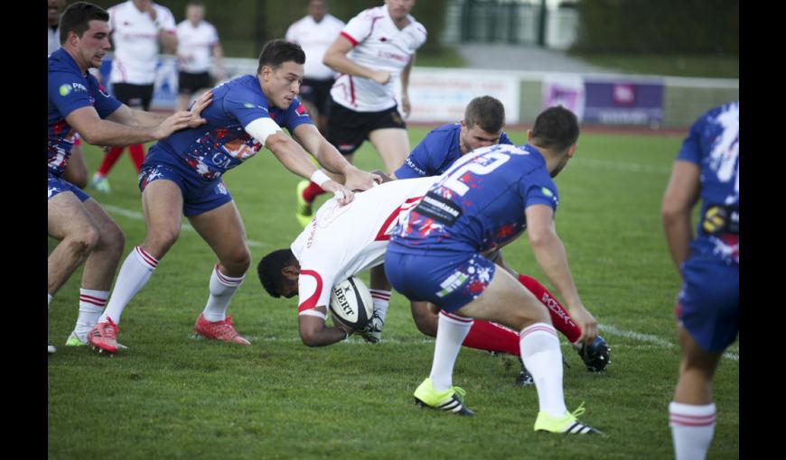 Match d’ouverture entre l’équipe de rugby la Gendarmerie nationale et l’équipe britannique du 12th Royal Artillery Regiment.