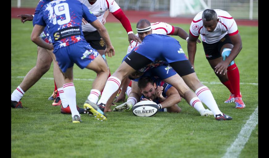 Match d’ouverture entre l’équipe de rugby la Gendarmerie nationale et l’équipe britannique du 12th Royal Artillery Regiment.