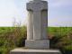 Monument à la mémoire de Marcel Duquenoy à Ostel (Aisne) 