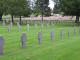 Cimetière allemand de Vauxbuin (Aisne). En arrière-plan, le cimetière français.