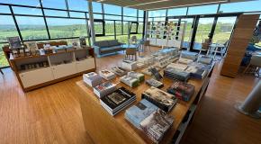Vue de la boutique de la Caverne du Dragon -  Centre d'accueil du Visiteur