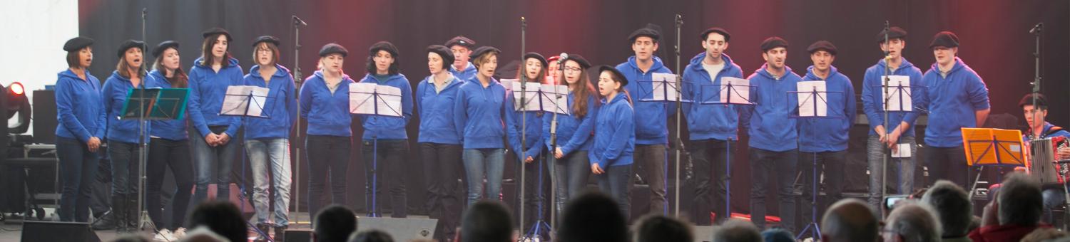 1917-2017 :  Centenaire de la bataille du Chemin des Dames, le concert des régions, le groupe Nadau