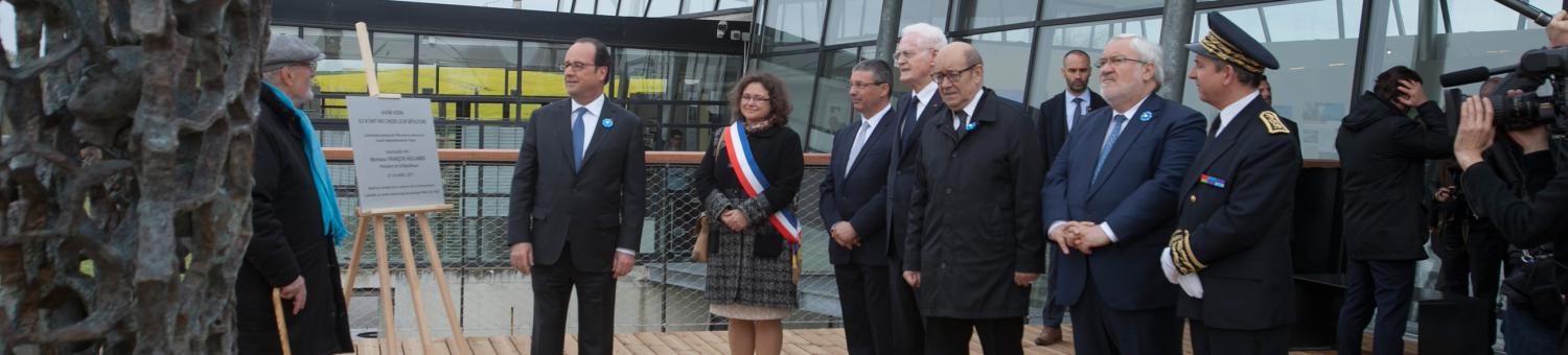 Inauguration de l'oeuvre de Haïm Kern par François Hollande à la Caverne du Dragon, 16 avril 2017