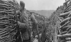 Soldats allemands dans une tranchée.
