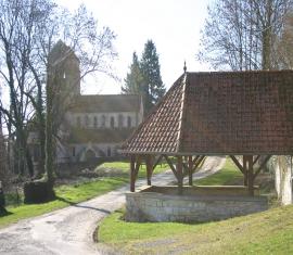 Eglise de Lierval < Aisne